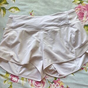 Lululemon White Size 4 Shorts